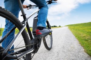 Should Your Feet Touch The Ground On Ebike